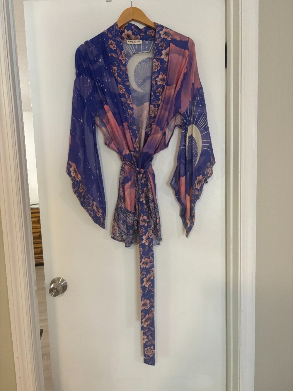 NWOT Spell & The Gypsy Collective Luna Short Robe Kimono Boho Floral Size S/M - Picture 2 of 10